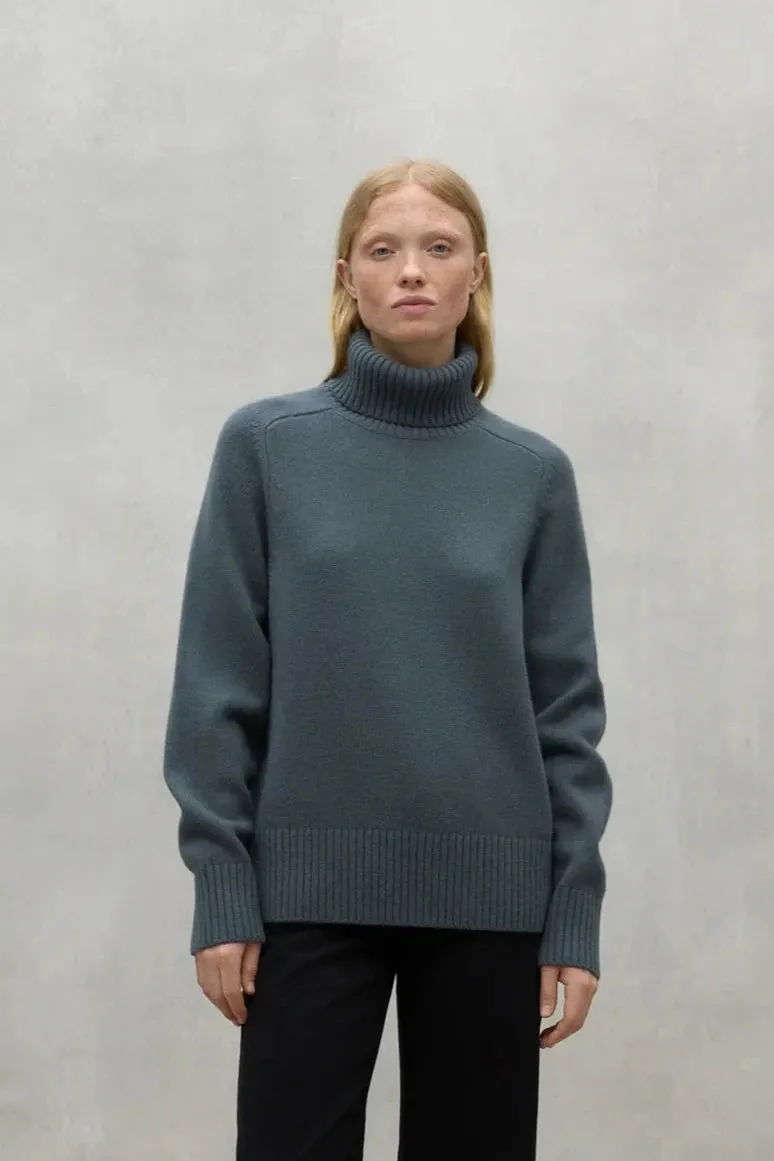 Caqui Green Shadow Rollneck Sweater