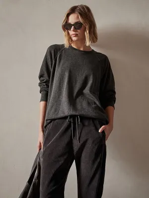 French Terry Relaxed Sweatshirt in Carbon Pigment