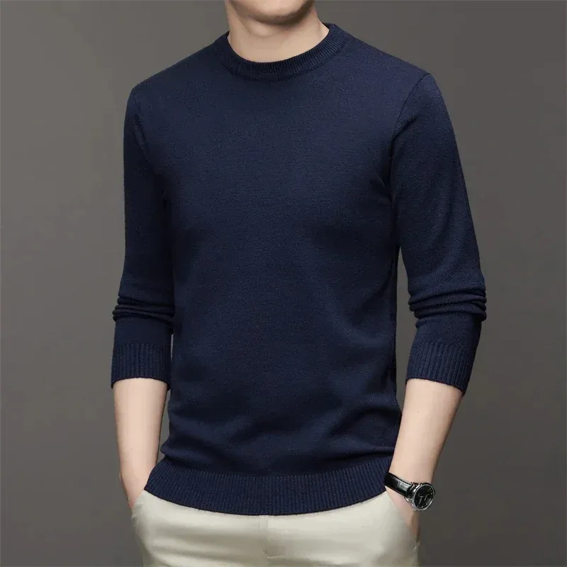 Simple Round Neck Men's Sweater with an Elegant Fit