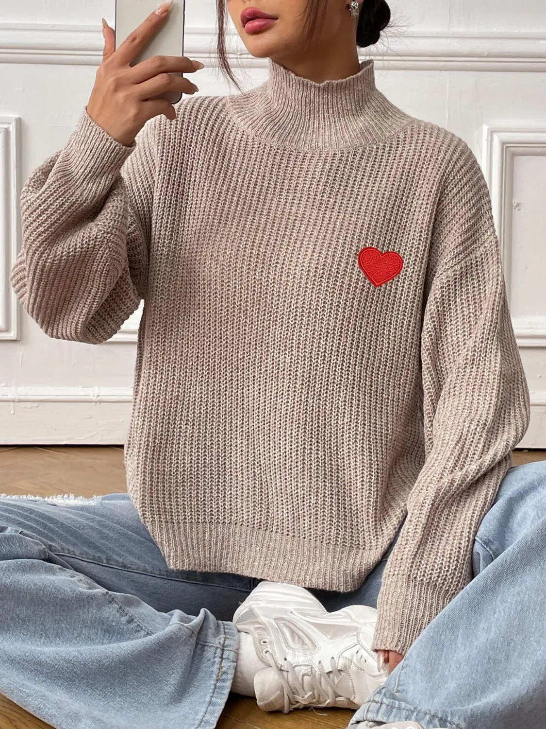 Women's Stylish Knit Turtleneck Jumper with Heart Embroidered | Ideal for Autumn/Winter